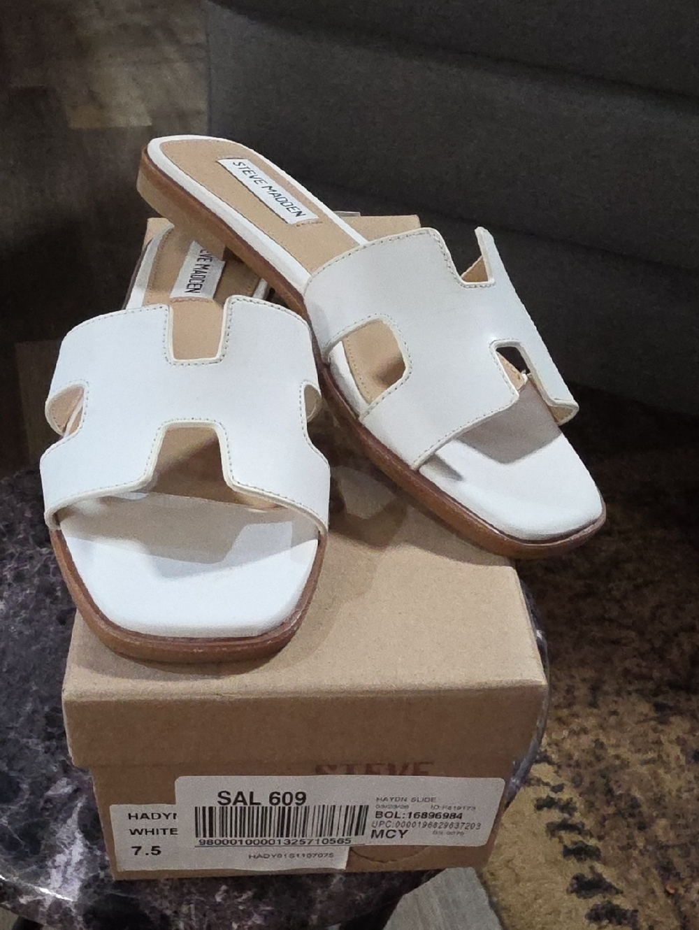 Steve Madden Hadyn Cream Leather Slide Mules.